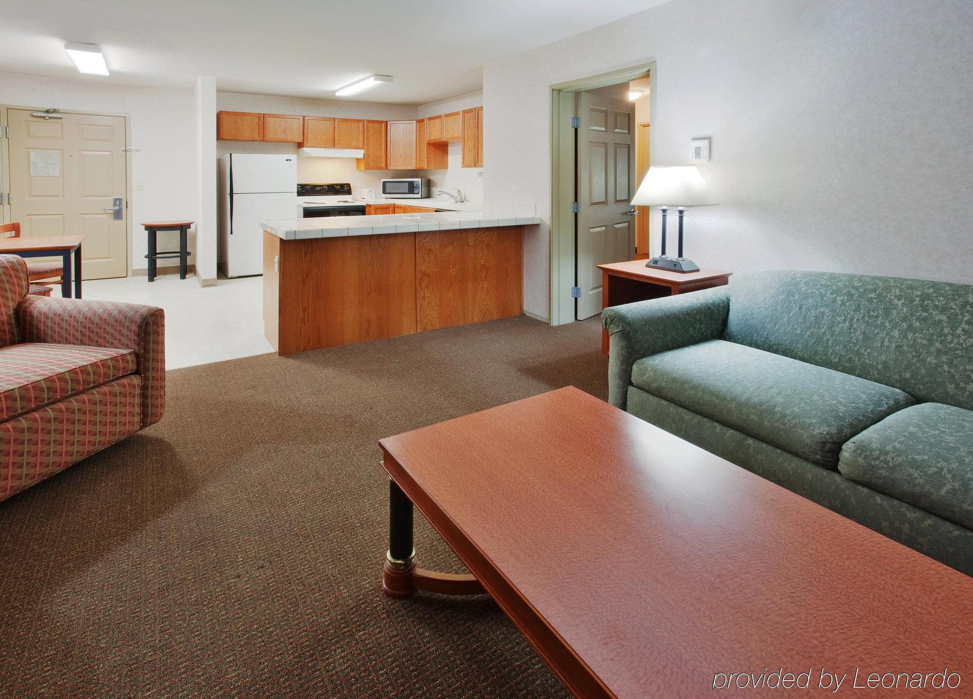 Express By Ihg Hotel 3*